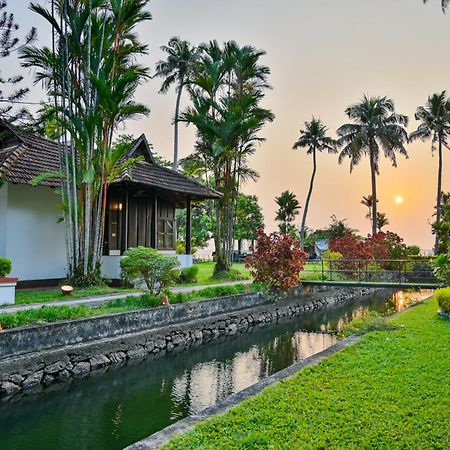 Paradise Resort Kumarakom Exterior foto