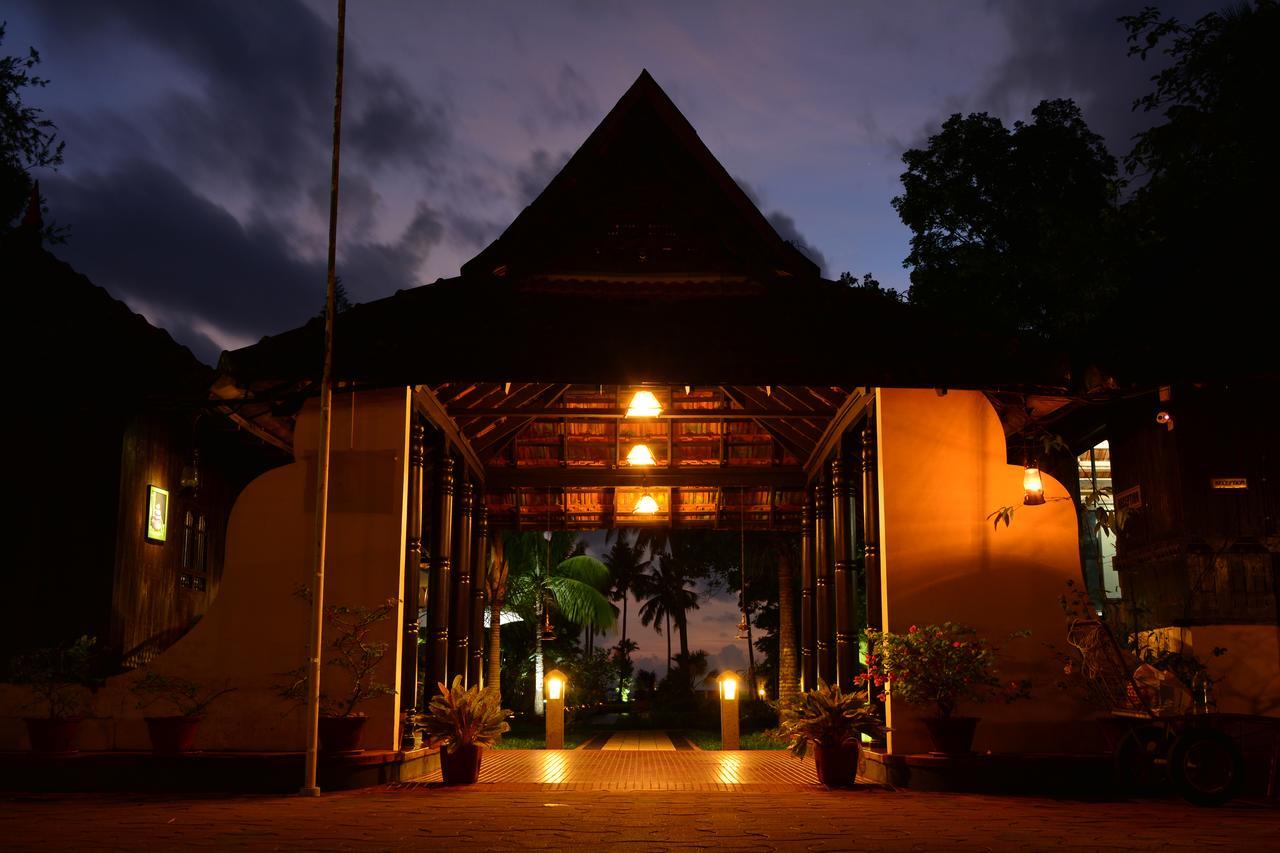 Paradise Resort Kumarakom Exterior foto